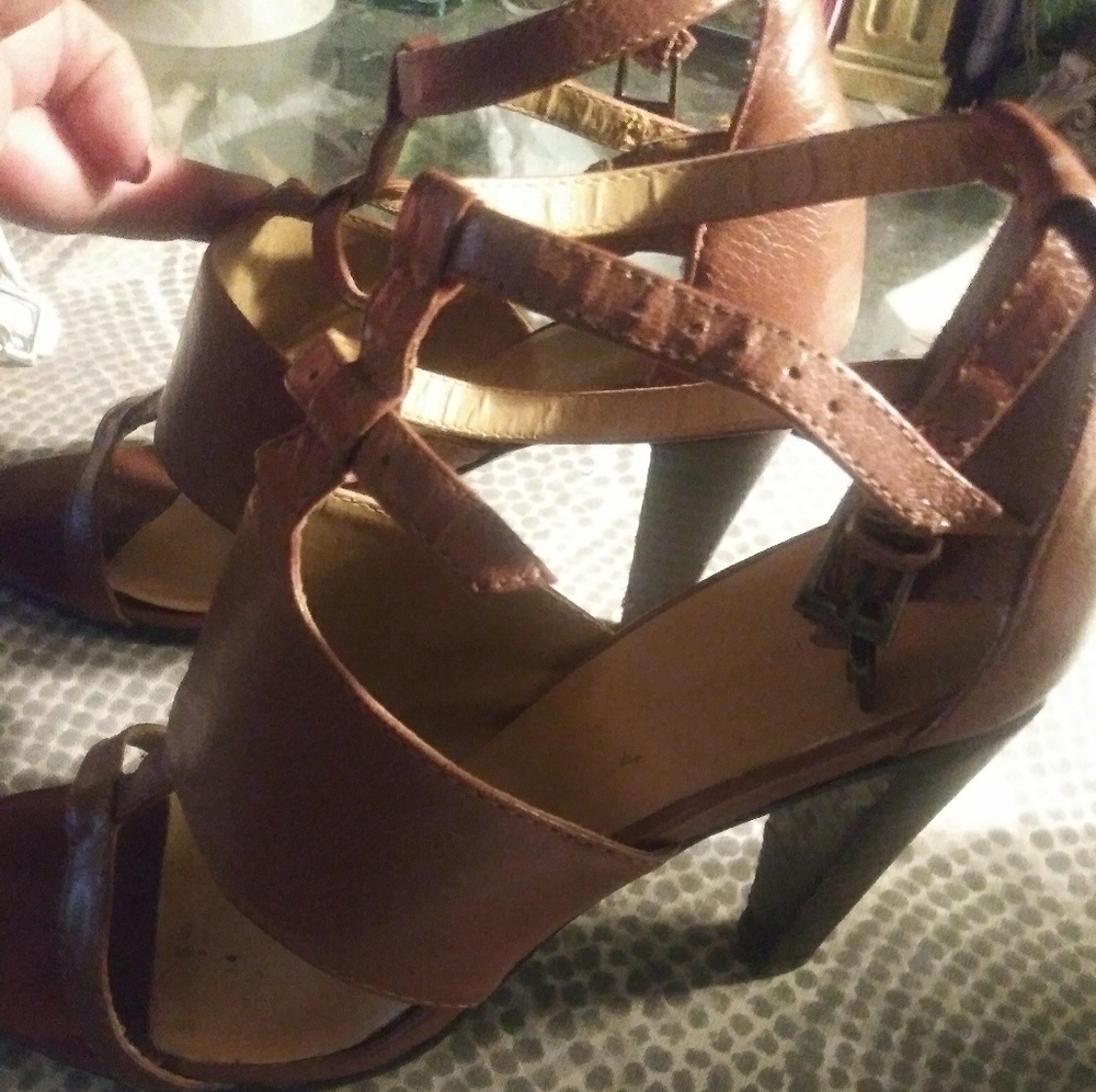 Size 6 sandal.l